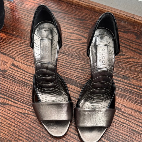 Gucci Women's Black and Silver Open-Toe Shoes - Picture 1 of 4